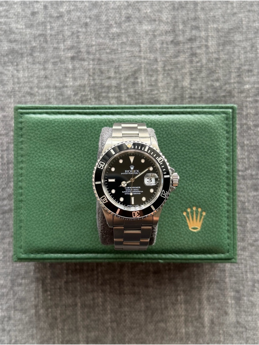 ROLEX Submariner Date 40mm Black Bezel 16610 Watch - Picture 4 of 15